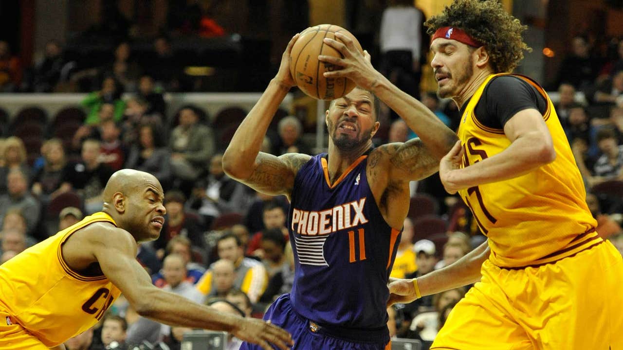 Markieff Morris scores 27, Suns beat Cavs 99-90